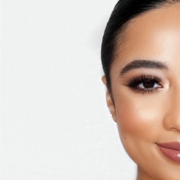 REINA REBELDE
On Your Face Contour + Color Trio - Picture 6 of 11